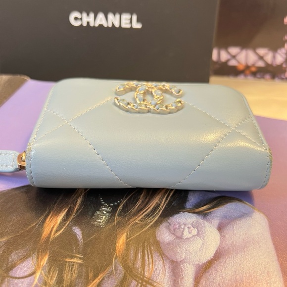 Auth CHANEL Wallet • Cardholder Pouch in Quilted Blue Lambskin Authentic Chanel - Picture 11 of 13